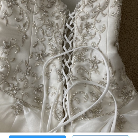 ALLURE COUTURE CLASSIC WEDDING GOWN - Picture 2 of 8